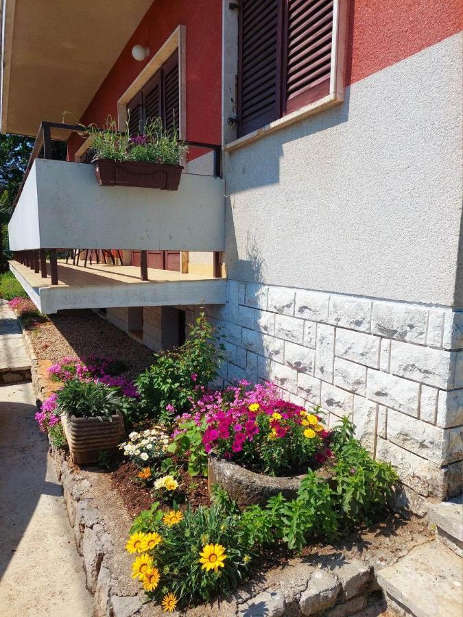 Rubin Apartamento Ika Exterior foto